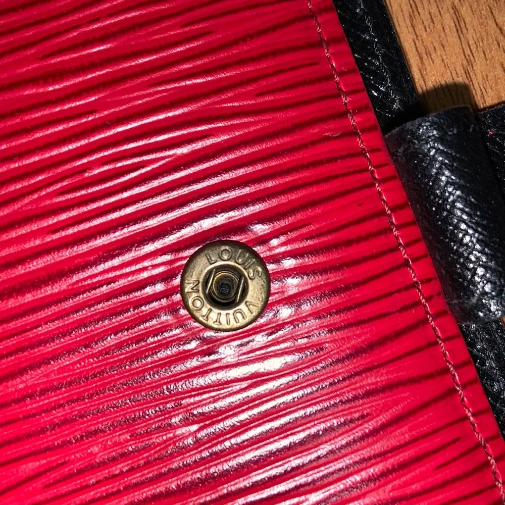 Authentic Louis Vuitton Epi Leather Agenda